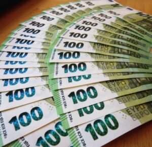 Counterfeit 100 Euros